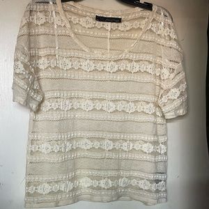 Off white lace top sizes M